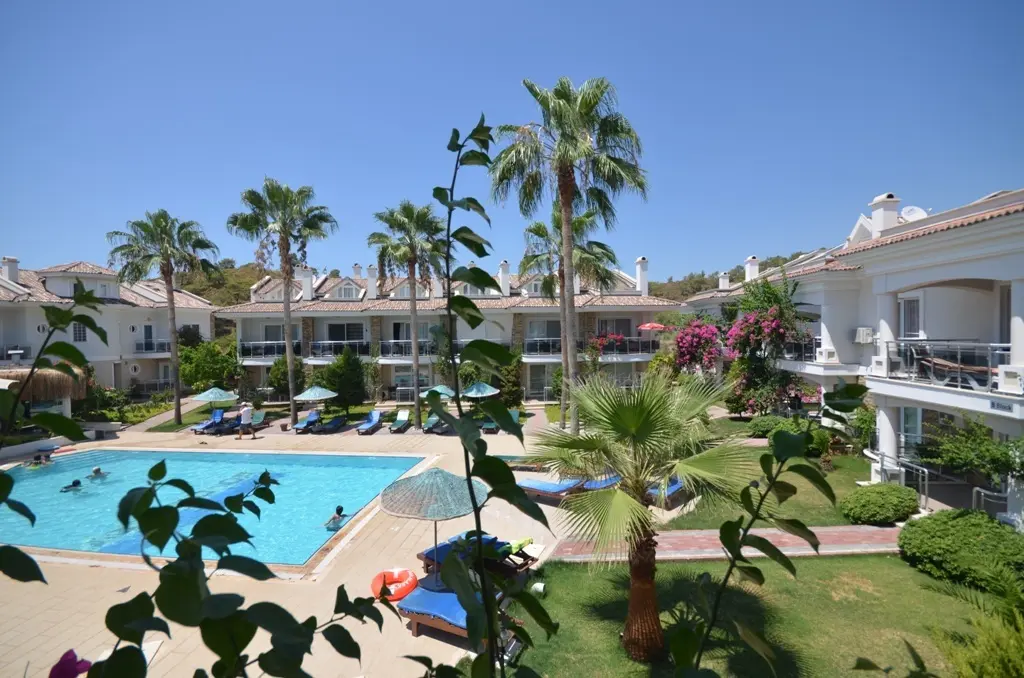 Complex in Calis